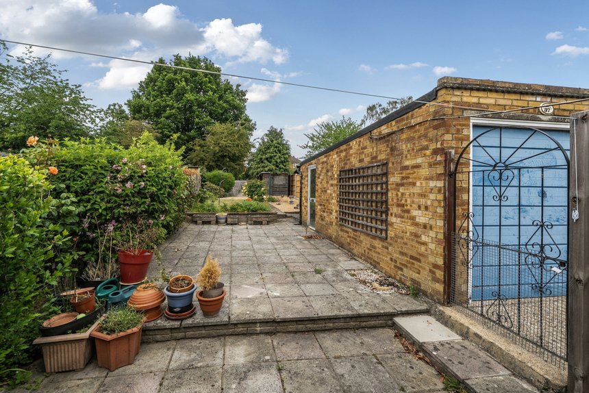 sold wood rise london 51397 - Gibbs Gillespie