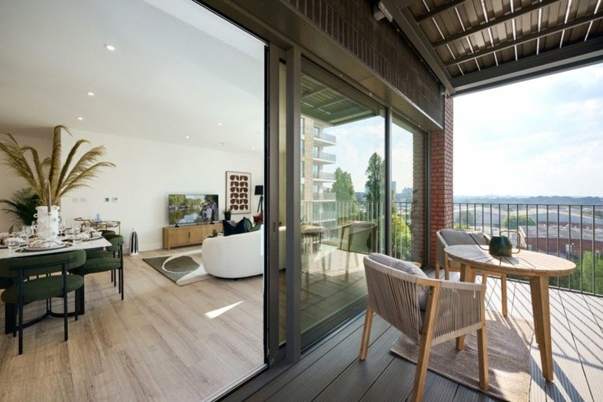 for sale grand union london 51537 - Gibbs Gillespie