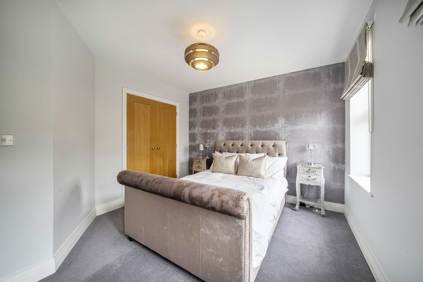 under offer harecroft lane london 51546 - Gibbs Gillespie