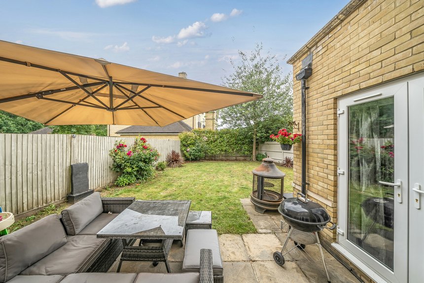 under offer harecroft lane london 51546 - Gibbs Gillespie