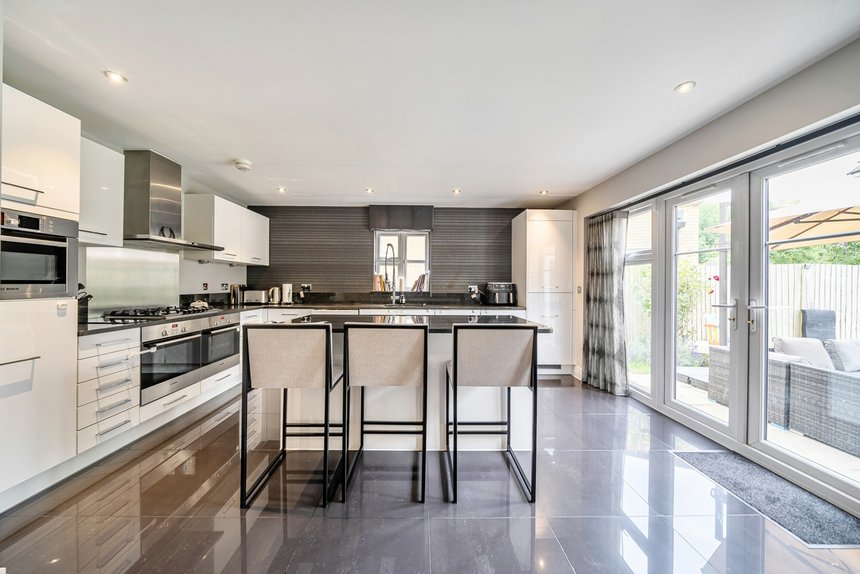 under offer harecroft lane london 51546 - Gibbs Gillespie