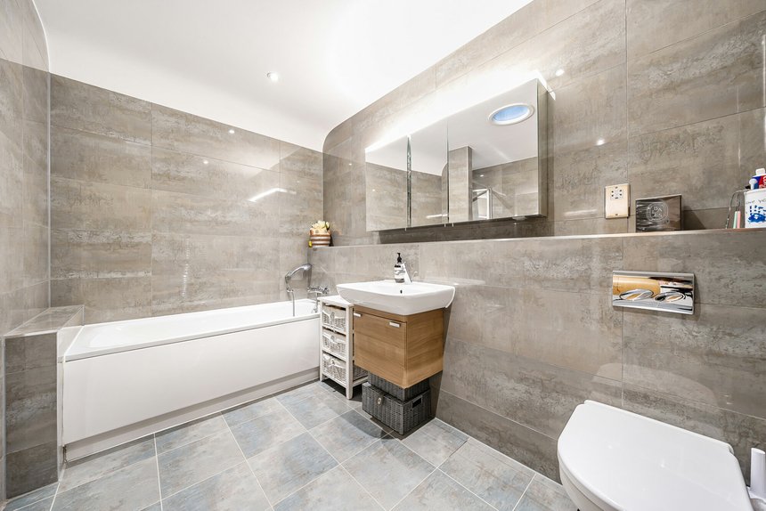 under offer harecroft lane london 51546 - Gibbs Gillespie