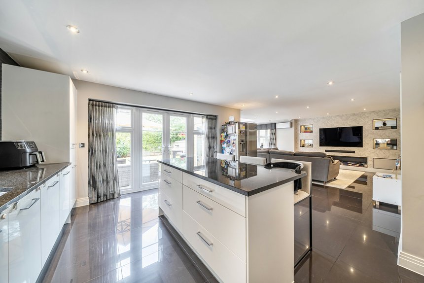 under offer harecroft lane london 51546 - Gibbs Gillespie