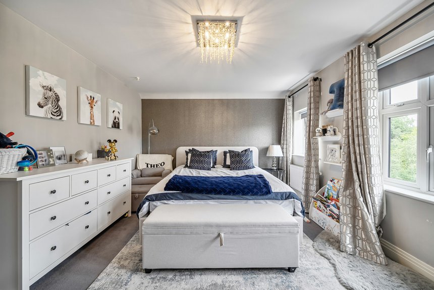 under offer harecroft lane london 51546 - Gibbs Gillespie