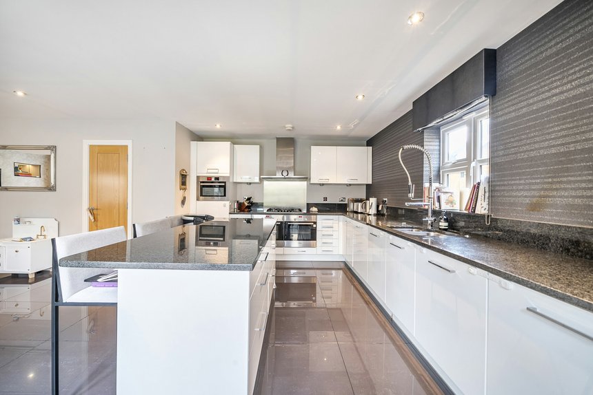 under offer harecroft lane london 51546 - Gibbs Gillespie