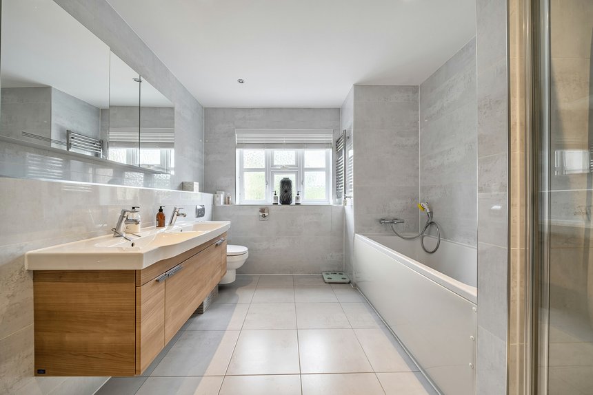 under offer harecroft lane london 51546 - Gibbs Gillespie