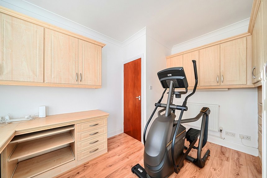 for sale lincoln road london 51567 - Gibbs Gillespie