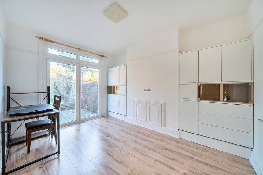 for sale lincoln road london 51567 - Gibbs Gillespie