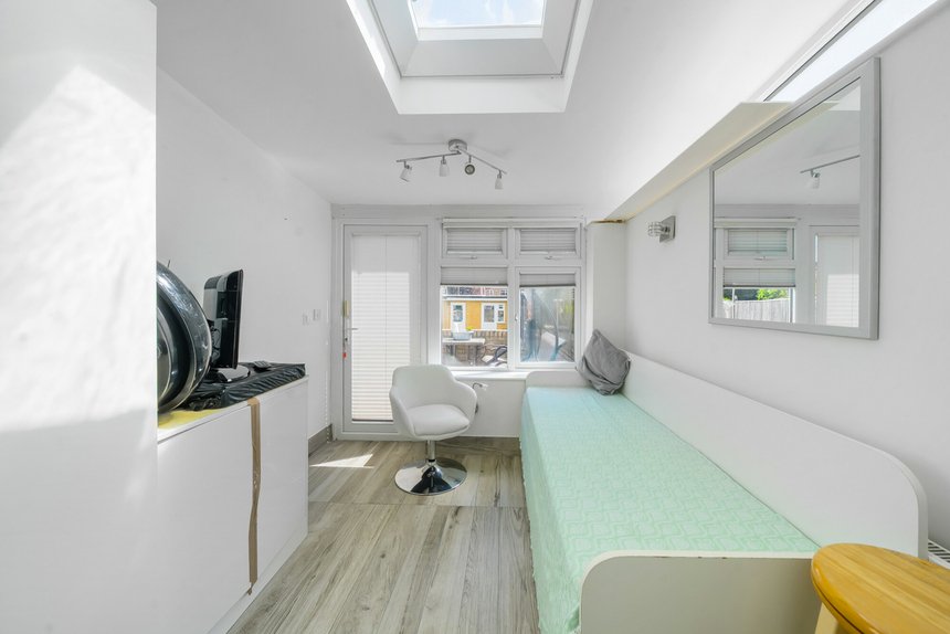 for sale kenton lane london 51570 - Gibbs Gillespie