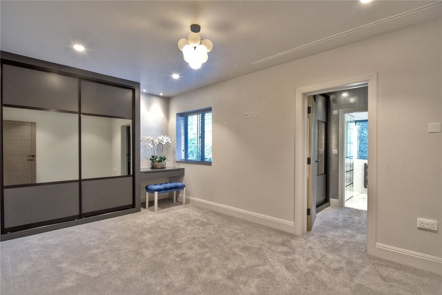 under offer the avenue london 51602 - Gibbs Gillespie