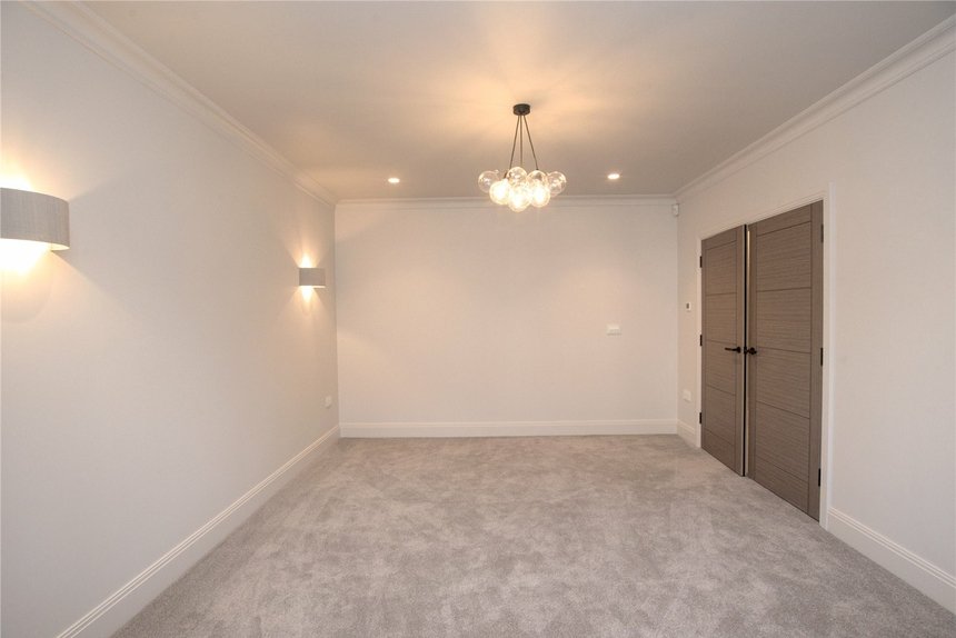 under offer the avenue london 51602 - Gibbs Gillespie