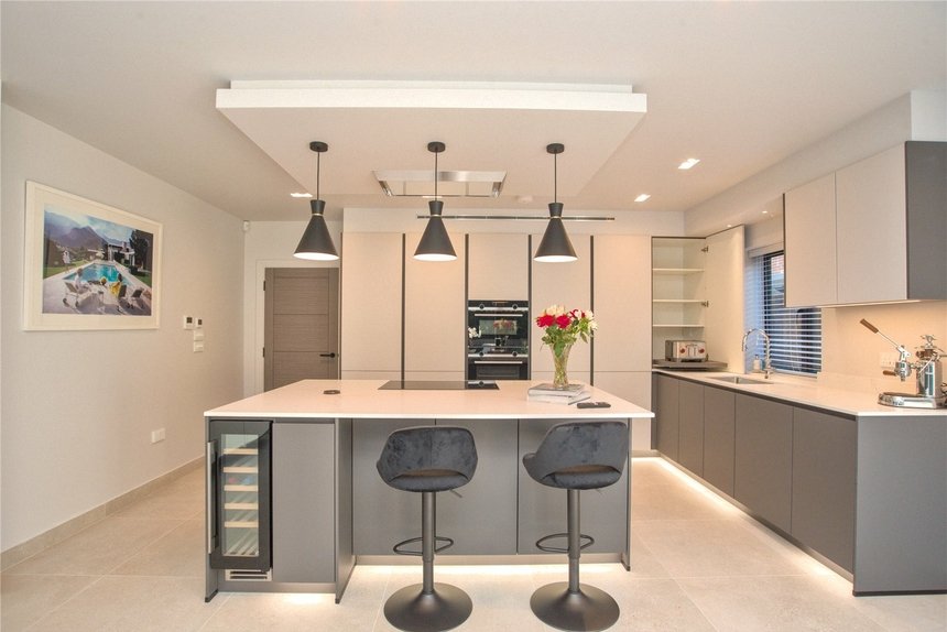 under offer the avenue london 51602 - Gibbs Gillespie