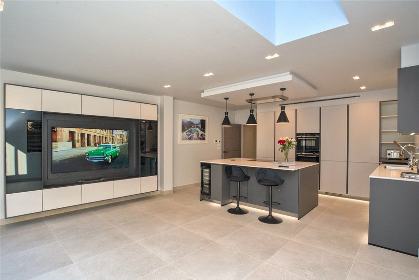 under offer the avenue london 51602 - Gibbs Gillespie