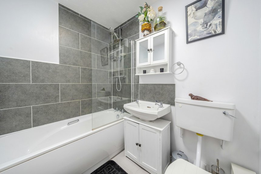 sold lindsey road london 51789 - Gibbs Gillespie