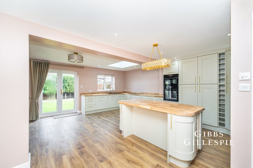 let agreed elliott avenue london 51813 - Gibbs Gillespie