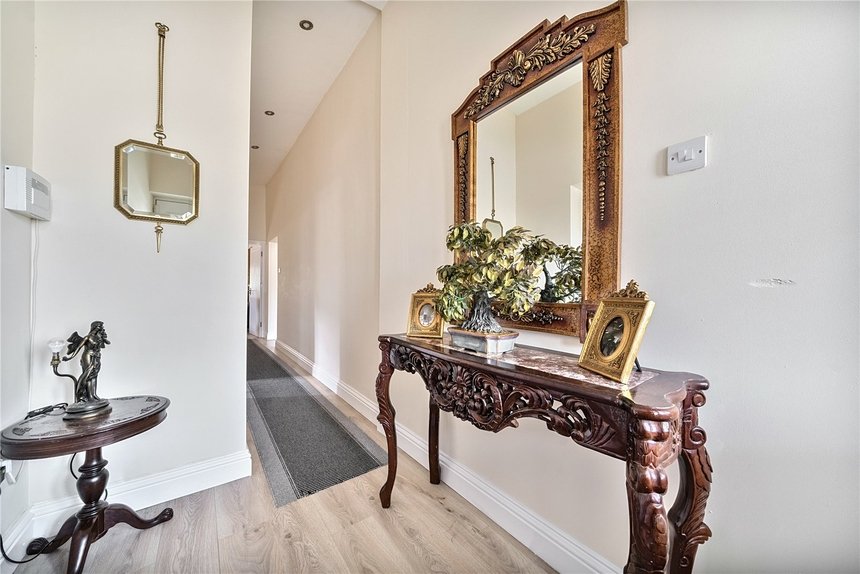 under offer winston close london 51925 - Gibbs Gillespie