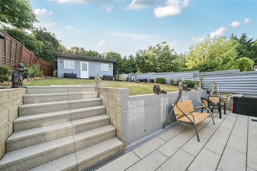 under offer winston close london 51925 - Gibbs Gillespie