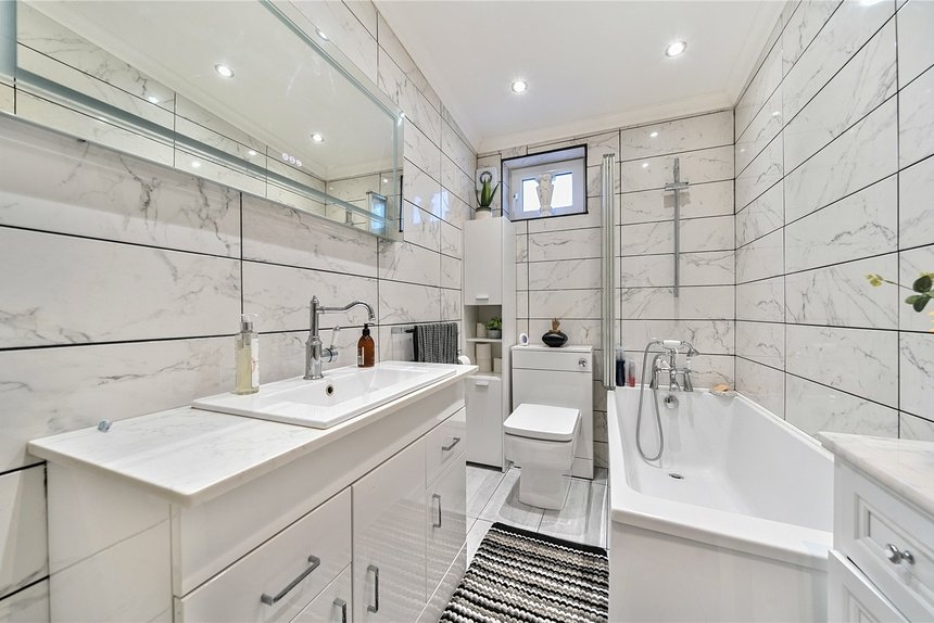 under offer winston close london 51925 - Gibbs Gillespie