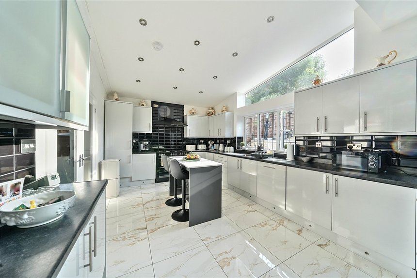 under offer winston close london 51925 - Gibbs Gillespie