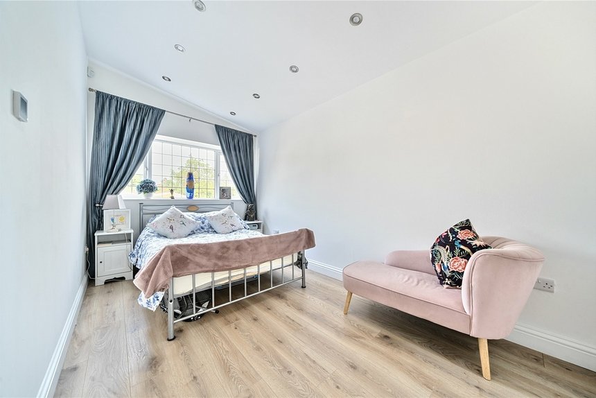 under offer winston close london 51925 - Gibbs Gillespie