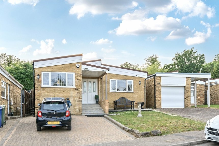 under offer winston close london 51925 - Gibbs Gillespie