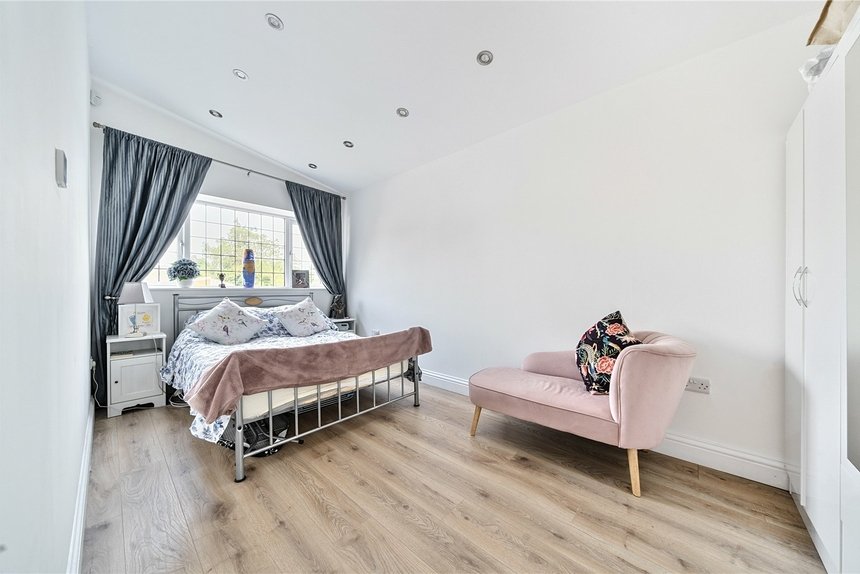 under offer winston close london 51925 - Gibbs Gillespie