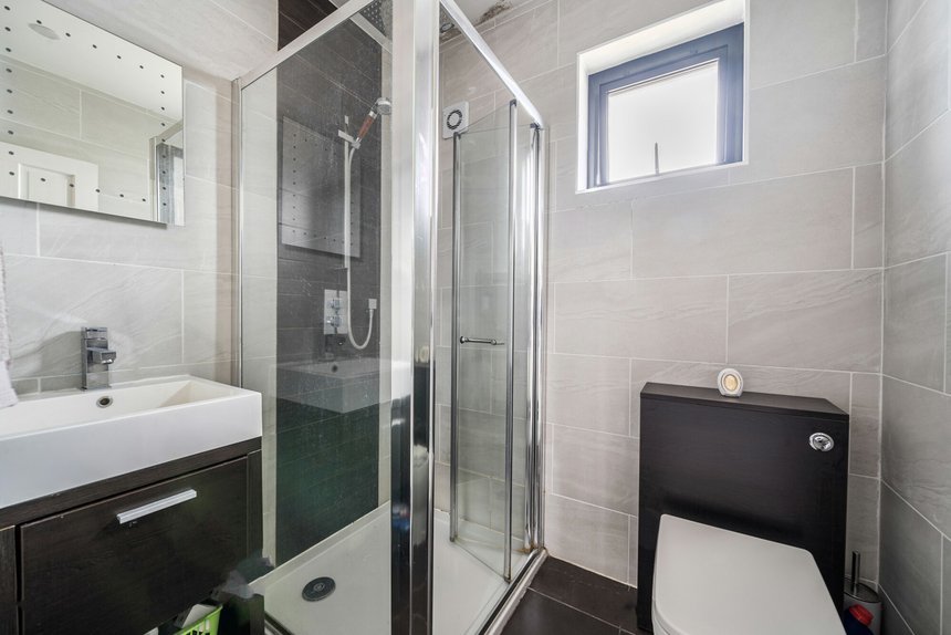 under offer weston drive london 51960 - Gibbs Gillespie