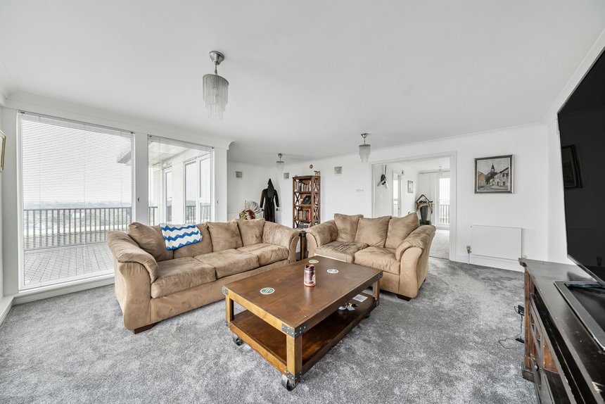 for sale kings lodge london 52326 - Gibbs Gillespie