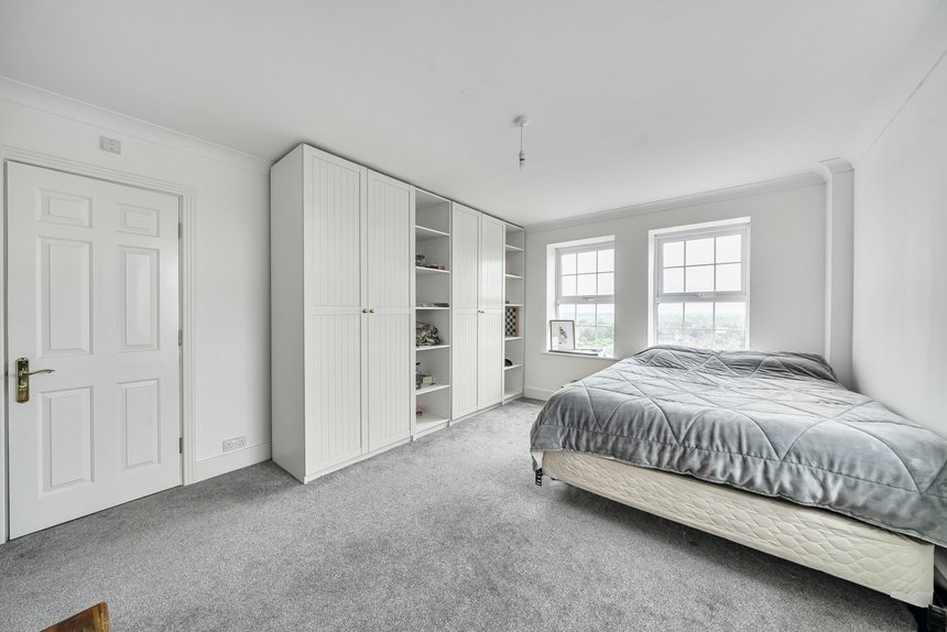 for sale kings lodge london 52326 - Gibbs Gillespie
