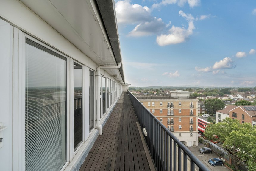 for sale kings lodge london 52326 - Gibbs Gillespie