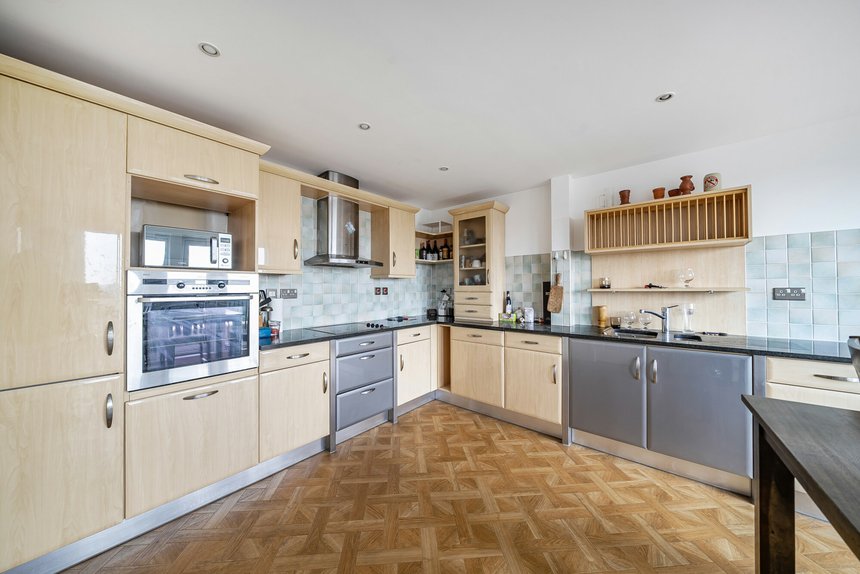 for sale kings lodge london 52326 - Gibbs Gillespie