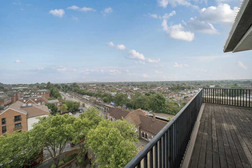 for sale kings lodge london 52326 - Gibbs Gillespie