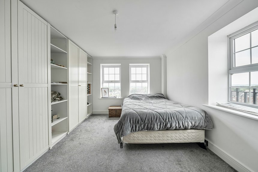 for sale kings lodge london 52326 - Gibbs Gillespie