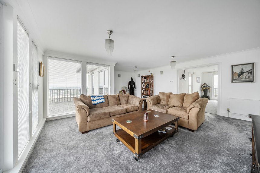 for sale kings lodge london 52326 - Gibbs Gillespie