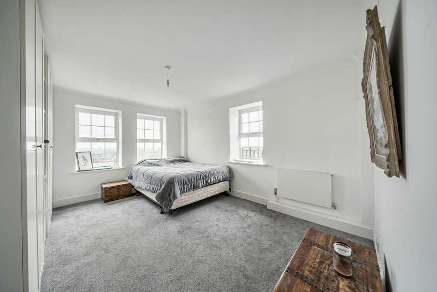 for sale kings lodge london 52326 - Gibbs Gillespie