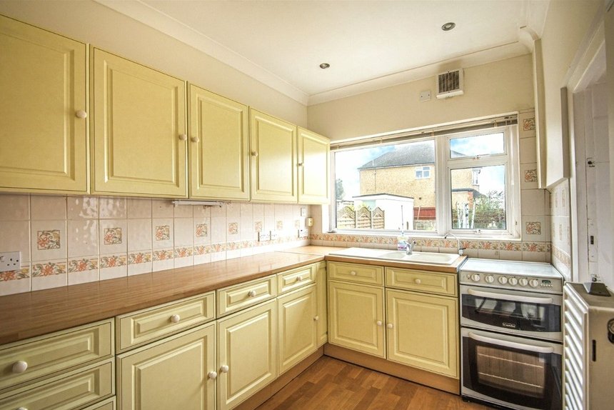 to let victoria road london 52992 - Gibbs Gillespie
