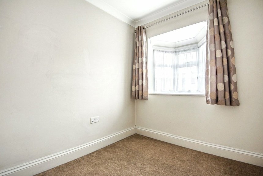 to let victoria road london 52992 - Gibbs Gillespie