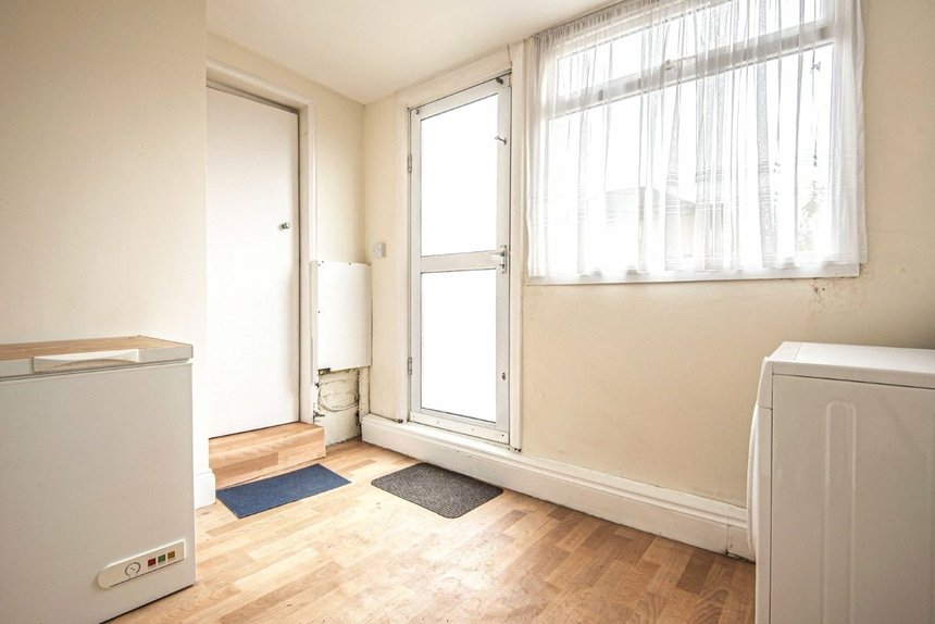 to let victoria road london 52992 - Gibbs Gillespie