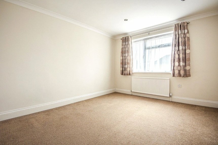 to let victoria road london 52992 - Gibbs Gillespie