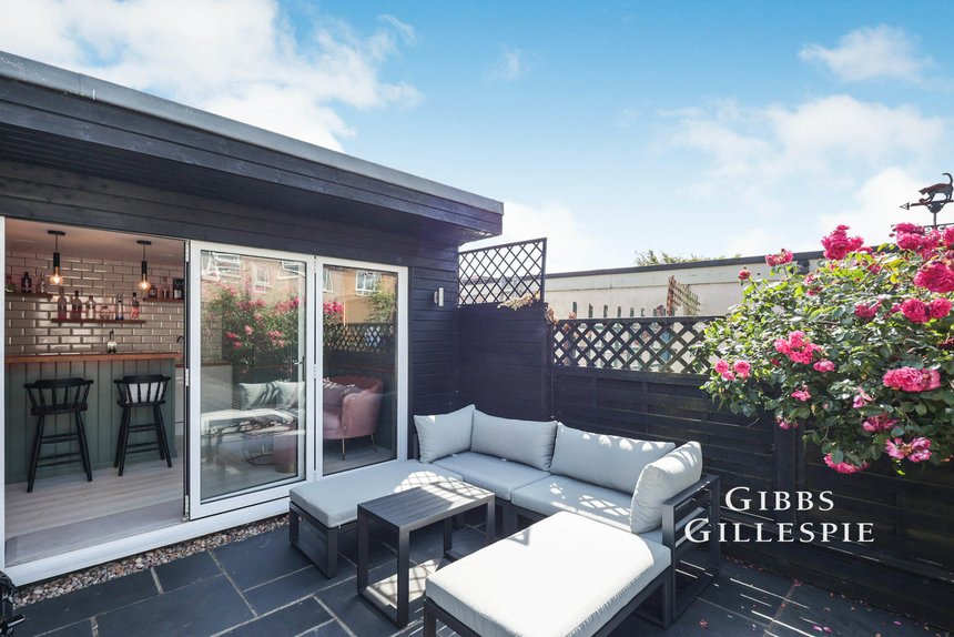 to let bempton drive london 53011 - Gibbs Gillespie