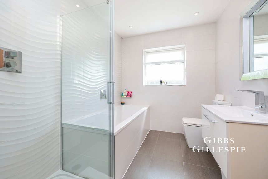 to let bempton drive london 53011 - Gibbs Gillespie