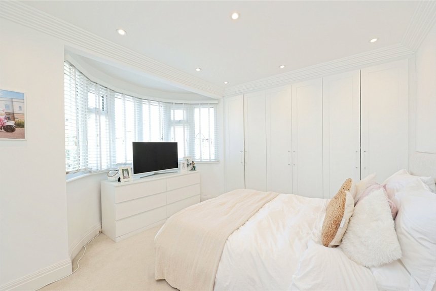 to let bempton drive london 53011 - Gibbs Gillespie