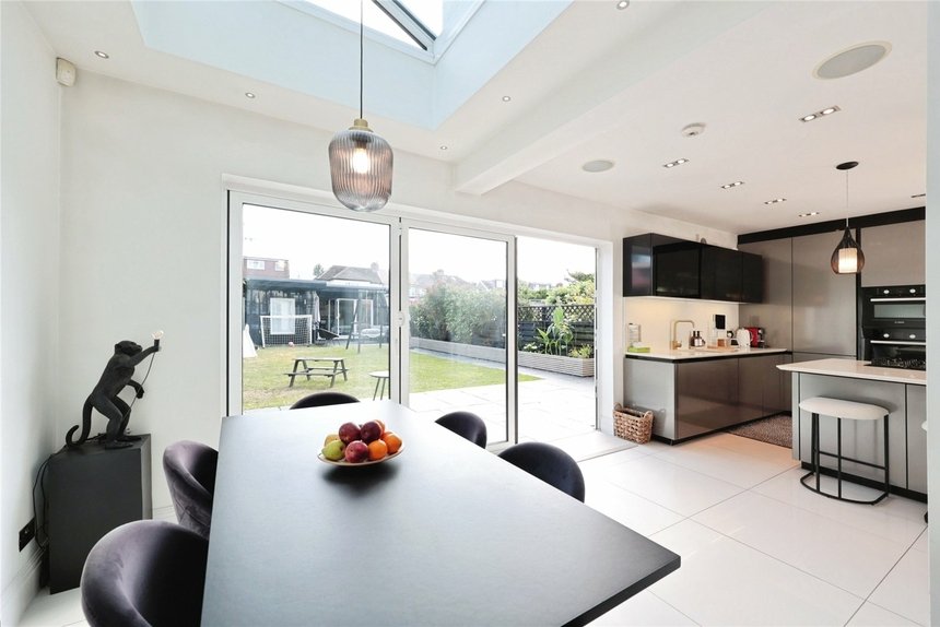 to let bempton drive london 53011 - Gibbs Gillespie