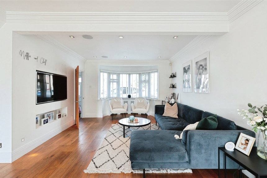 to let bempton drive london 53011 - Gibbs Gillespie