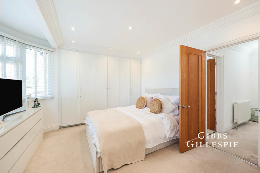to let bempton drive london 53011 - Gibbs Gillespie