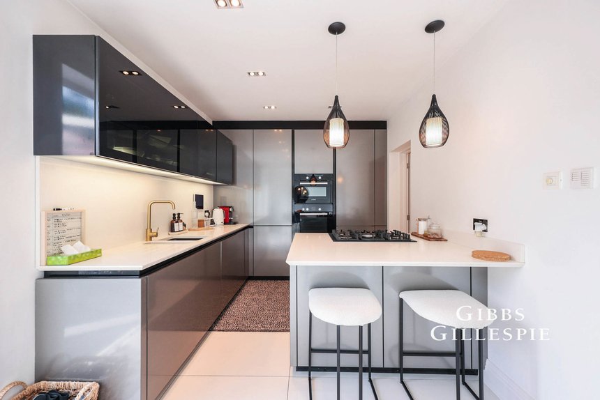 to let bempton drive london 53011 - Gibbs Gillespie
