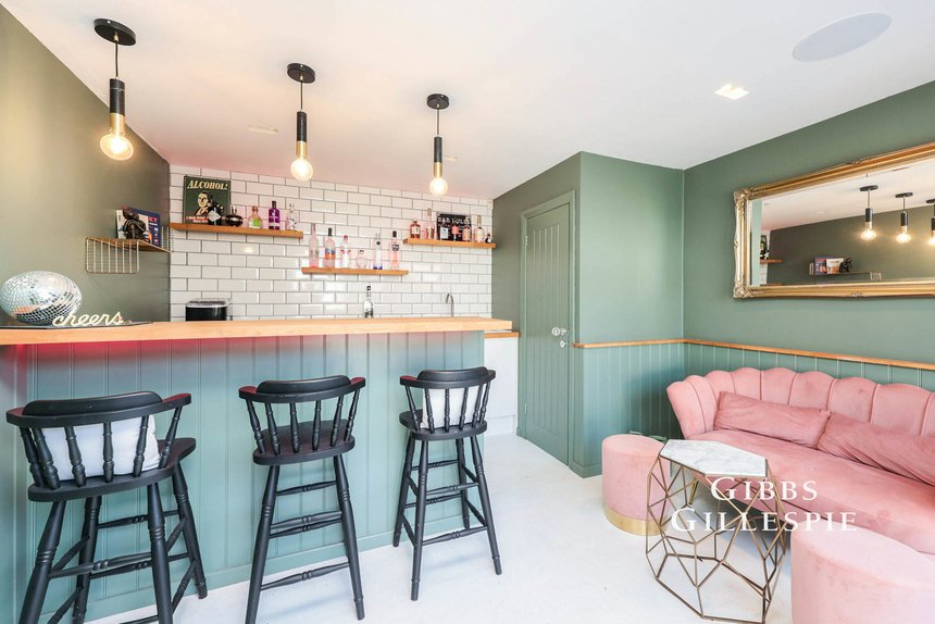 to let bempton drive london 53011 - Gibbs Gillespie