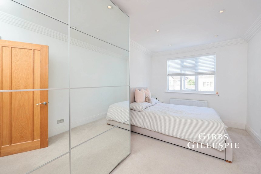 to let bempton drive london 53011 - Gibbs Gillespie