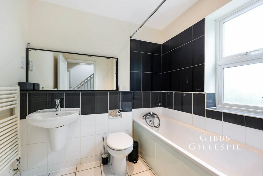 let hardy mews london 53038 - Gibbs Gillespie
