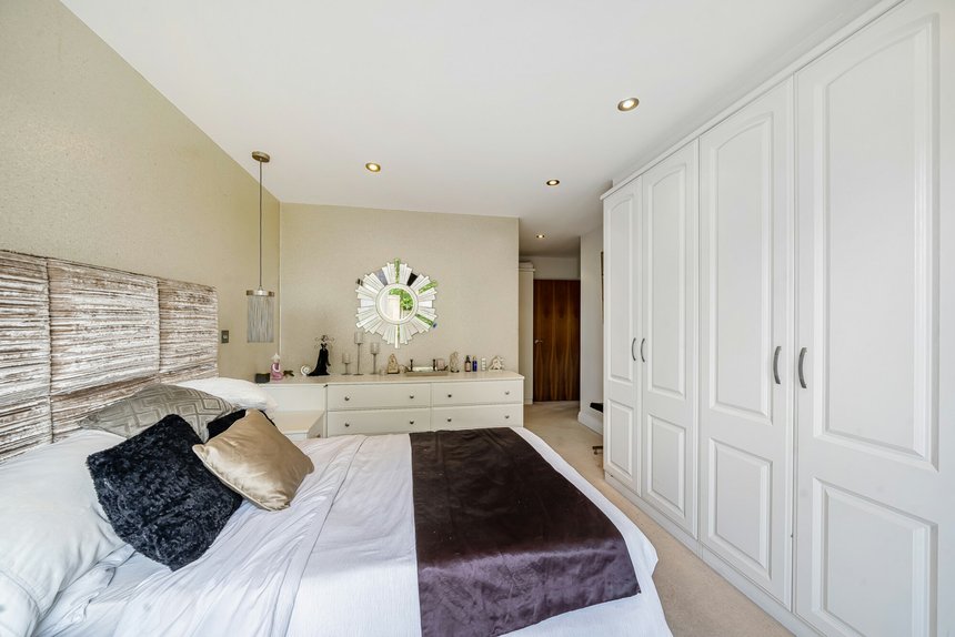 for sale sparrows herne london 53290 - Gibbs Gillespie
